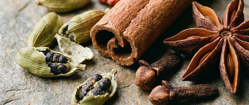 Especias tradicionales del te chai